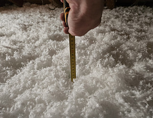 Zateplení stropu a půdní vestavby bytu pomocí foukané izolace